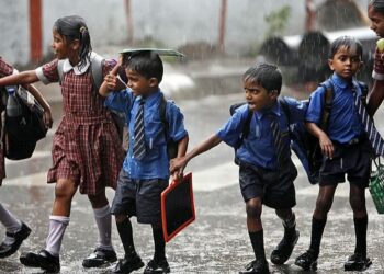 अतिवृष्टीमुळे सलग दुसऱ्या दिवशी सोलापूर जिल्हयातील शाळांना  सुट्टी जाहीर