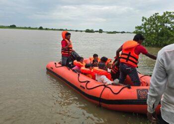 सीना नदी पूरपरिस्थितीच्या पार्श्वभूमीवर NDRF व लष्कर पथकांची नियुक्ती