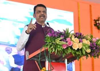 सोलापुरात येत्या काळात नाईट लँडिंगची सुविधा : मुख्यमंत्री देवेंद्र फडणवीस