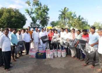 लोकमंगल फाउंडेशनतर्फे सीना नदी गावाकडच्या विविध भागात मदत