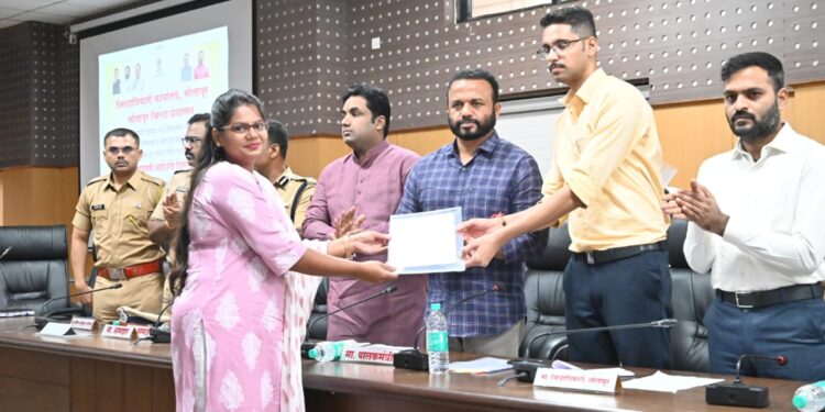 उमेदवारांनी आपल्या मातीची सेवा करण्यासाठी तत्पर राहावे : पालकमंत्री जयकुमार गोरे..!