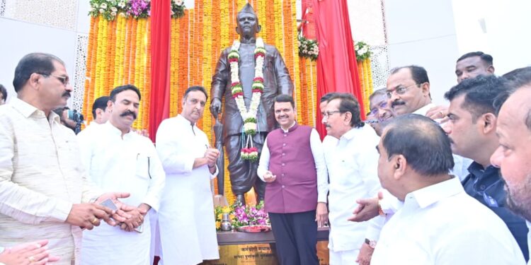 मुख्यमंत्री देवेंद्र फडणवीस यांच्या हस्ते पांडुरंग साखर कारखान्याच्या गाळपाचा शुभारंभ..