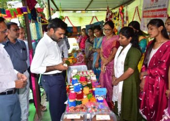 ‘उमेद’च्या रुक्मिणी दिवाळी महोत्सवाचे थाटात उद्घाटन