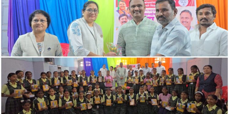 राहुल काटकर यांच्या देवपुष्प फाऊंडेशनतर्फे सेवासदन शाळेतील पूरग्रस्त विद्यार्थ्यांना मदत