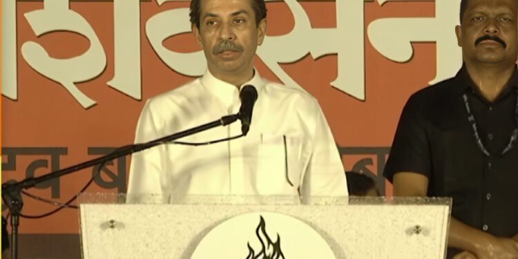 क्रिकेटची तुलना युद्धाशी करणारा माणूस ‘बेशरम’ : उद्धव ठाकरे