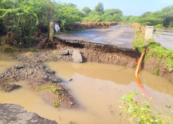 पालकमंत्री जयकुमार गोरे यांच्या निर्देशानुसार. सार्वजनिक बांधकाम विभागाची तत्परतेने कार्यवाही..
