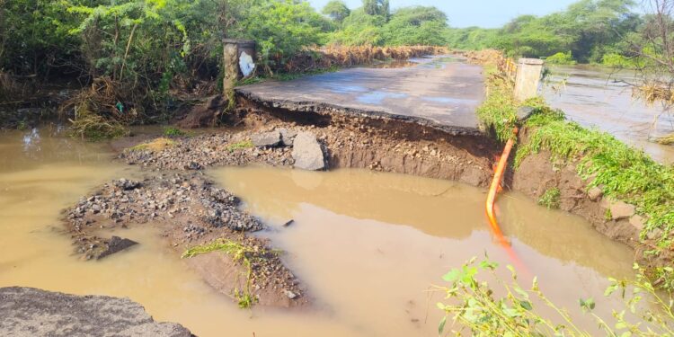 पालकमंत्री जयकुमार गोरे यांच्या निर्देशानुसार. सार्वजनिक बांधकाम विभागाची तत्परतेने कार्यवाही..