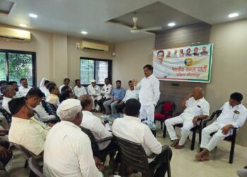 सोलापूर जिल्ह्यातील पूरग्रस्तांसोबत आपण सर्व ;आमदार सुभाष देशमुख