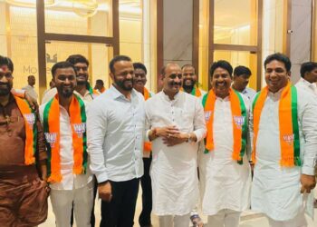 माजी उपमहापौर, माजी नगरसेवकांनी केला भाजपा प्रवेश