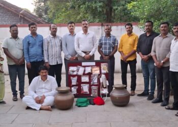 पावणेदोन कोटीला घडवणारा भोंदू बाबाला विजापुरातून अटक..!
