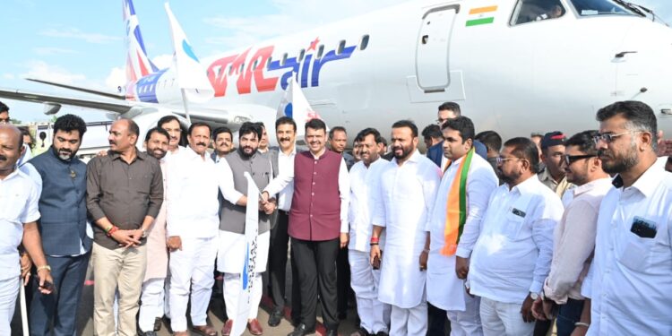 सोलापुरात येत्या काळात नाईट लँडिंगची सुविधा : मुख्यमंत्री देवेंद्र फडणवीस