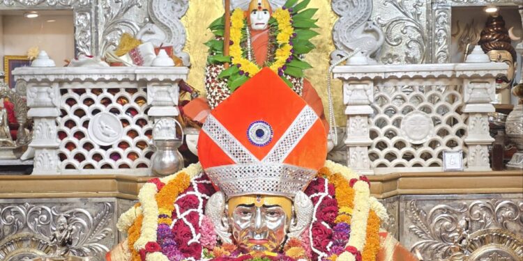 सलग चार दिवस सुट्टीमुळे स्वामी समर्थ मंदिर भाविकांसाठी २० तास खुले..
