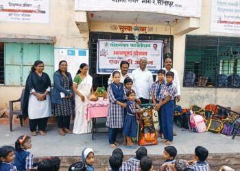 लोकमंगल फाउंडेशनचा ‘एक मुठ्ठी अनाज’ उपक्रम यशस्वी..