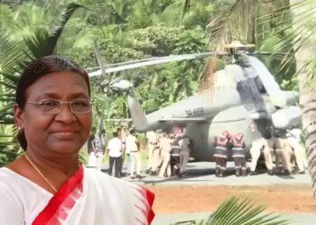 केरळमध्ये राष्ट्रपती मुर्मूंचे हेलिकॉप्टर खड्ड्यात अडकले