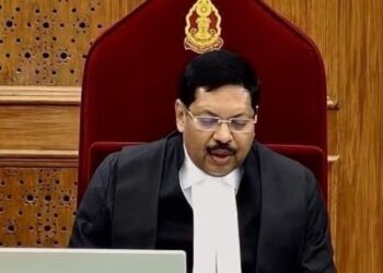 सर्वोच्च न्यायालयात CJI गवई यांच्यावर हल्ल्याचा प्रयत्न; वकिलाने बूट फेकण्याचा प्रयत्न केला