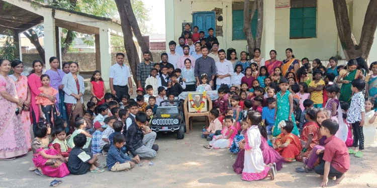 लहान मुलं ही देवाघरची फुलं ; लोकराजा फाऊंडेशन केला बालदिन साजरा…!