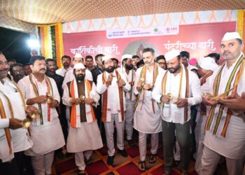 *उपमुख्यमंत्री यांच्या हस्ते कार्तिकीची, वारी पंढरीच्या दारी या उपक्रमाचा समारोप