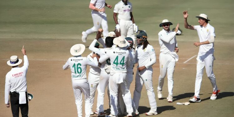 दक्षिण अफ्रिकेनं २५ वर्षानंतर भारतात कसोटी मालिका जिंकली; टीम इंडियाचा 408 धावांनी पराभव