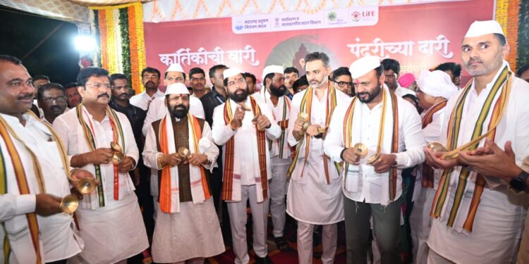 *उपमुख्यमंत्री यांच्या हस्ते कार्तिकीची, वारी पंढरीच्या दारी या उपक्रमाचा समारोप