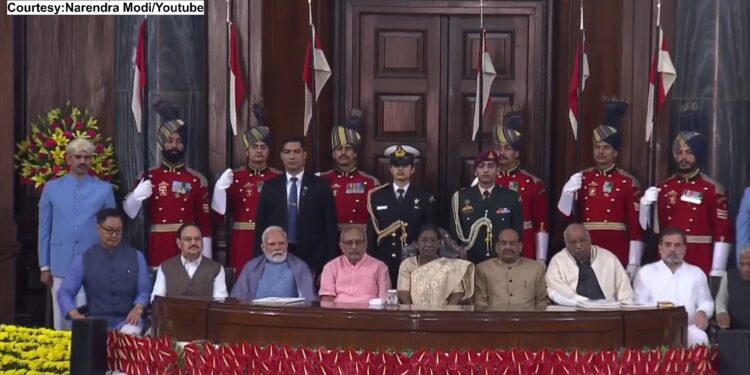 संविधान दिनानिमित्त ९ नवीन भाषांमध्ये संविधान प्रकाशित; राष्ट्रपती म्हणाल्या,देशाची आर्थिक एकता मजबूत