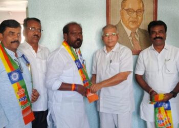 भाजपला सोडून रवि गायकवाड वंचित बहुजन आघाडीत..