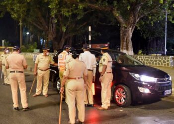 सोलापुरात आता रात्री २१ विकाणी ‘सरप्राईज नाकाबंदी’