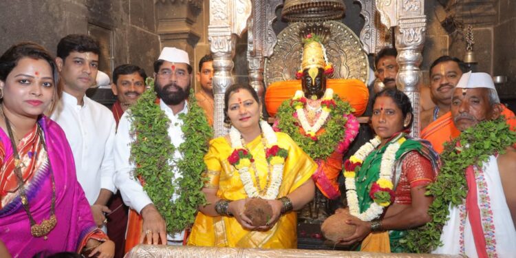 बळीराजाला सुखी, समाधानी ठेवण्याचे उपमुख्यमंत्री एकनाथ शिंदे यांचे पांडुरंगाला साकडं!