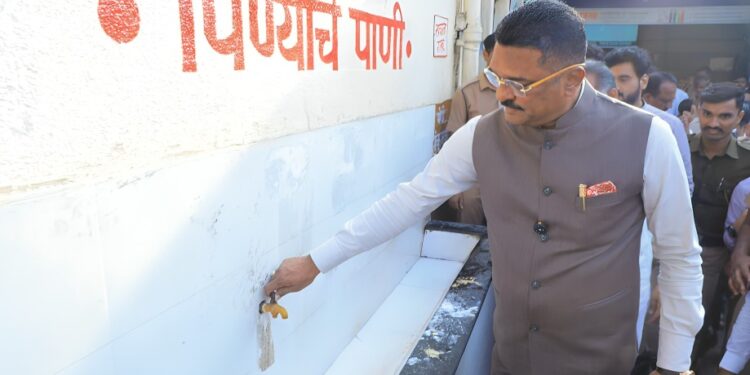 सोलापूर बसस्थानावरील अस्वच्छ शौचालयाबद्दल आगार व्यवस्थापक निलंबित!