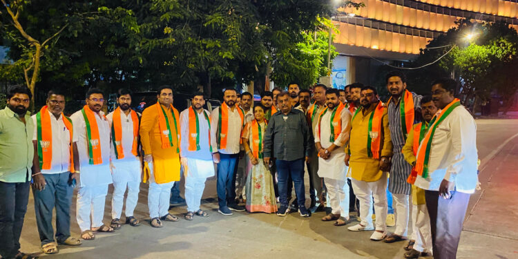 प्रथमेश कोठे यांचा समर्थकांसह भाजपमध्ये प्रवेश; प्रदेशाध्यक्ष रवींद्र चव्हाण यांनी केले स्वागत