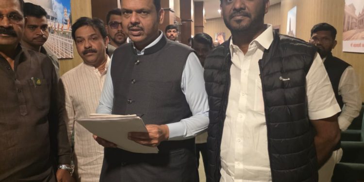 मोहोळ च्या विकासासाठी निधी ची कमतरता भासू देणार नाही : देवेंद्र फडणवीस