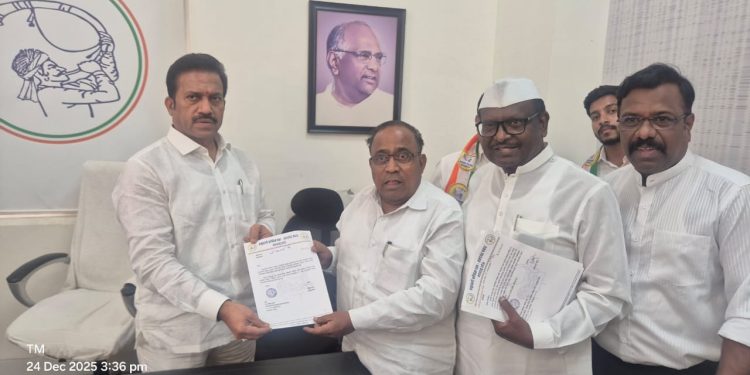 माजी महापौर मनोहर सपाटे यांचे निलंबन मागे