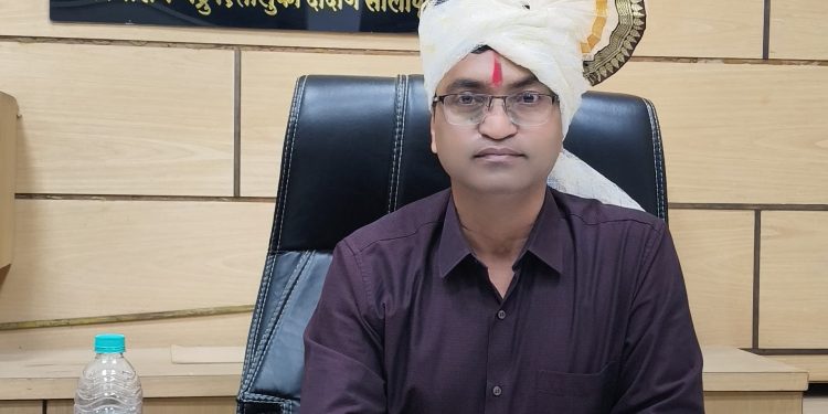 मंद्रूपचे तहसीलदार  विष्णु बुटे यांनी स्वीकारला पदभार..!