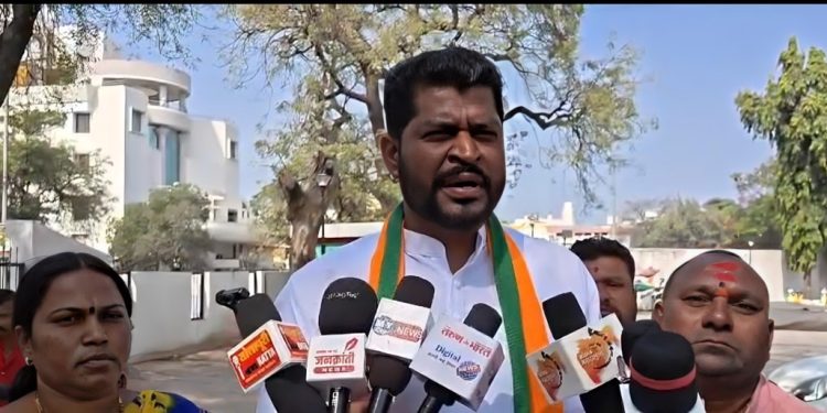 भाजप कार्यकर्ते शीतल गायकवाड यांनी दिला आत्मदहनाचा इशारा