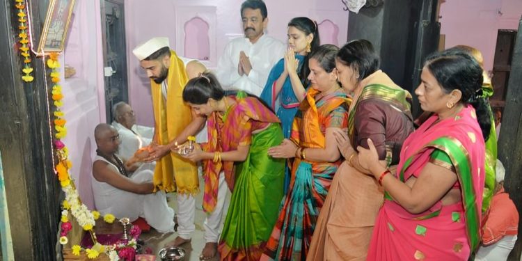 आज शेटे वाड्यात योगदंडाच्या पूजेने सुरुवात