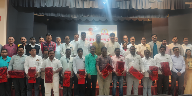 सोलापूर श्रमिक पत्रकार संघाच्या वतीने पुरस्कार प्राप्त पत्रकारांचा सन्मान