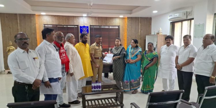 भयमुक्त वातावरणात मतदान होण्यासाठी ‘मविआ’चे निवेदन