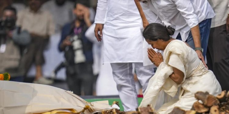 महाराष्ट्र पोरका! अजितदादांवर बारामतीत शासकीय इतमामात अंत्यसंस्कार..