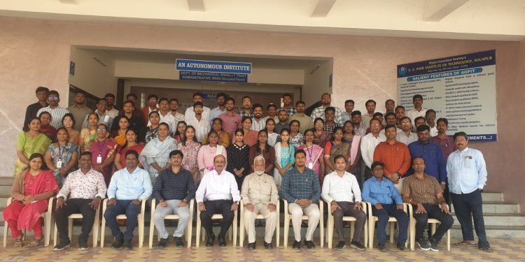 ए जी पाटील महाविद्यालयात माजी विद्यार्थी मेळावा संपन्न…