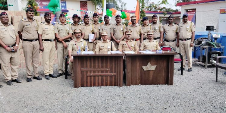 सोलापुरात बनावट देशी दारूचा कारखाना उद्ध्वस्त..!