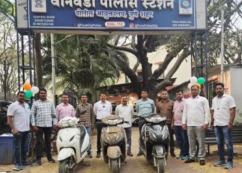 हौसेपोटी पोलिसांचीच दुचाकी चोरणारे २ अल्पवयीन बालकांना घेतले ताब्यात.