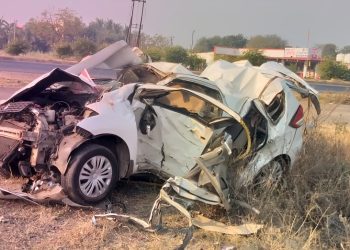 सोलापूर – पुणे राष्ट्रीय महामार्गावर भीषण अपघात ; 5 जणांचा दुर्दैवी मृत्यू..