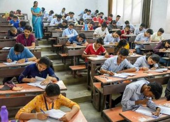 दहावी परीक्षेला सुरुवात; पहिल्या दिवशी ६० हजार विद्यार्थ्यांनी दिला मराठी चा पेपर..