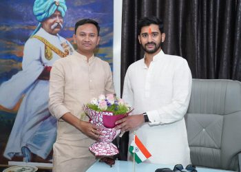 युवराज शहाजीराजे छत्रपती यांची  ‘लोकराजा अभ्यासिकेला’ सदिच्छा भेट; विद्यार्थ्यांशी साधला संवाद