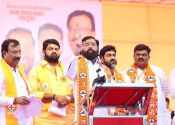 इथे कोणाचीही दादागिरी खपवून घेतली जाणार नाही. आम्ही शिवसैनिक आहोत..