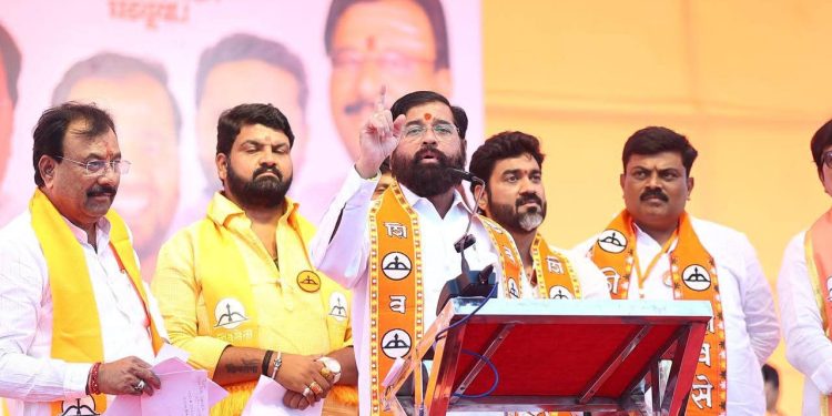 इथे कोणाचीही दादागिरी खपवून घेतली जाणार नाही. आम्ही शिवसैनिक आहोत..