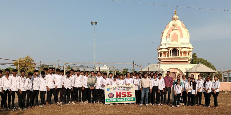 ए . जी. पाटील महाविद्यालय विद्यार्थ्यांच्या श्रमदानातून स्वच्छता….