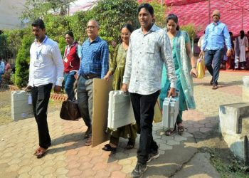 सोलापूर जिल्ह्यातील ३,२४५ शिक्षकांचे निवडणूक ड्युटी रद्द..!