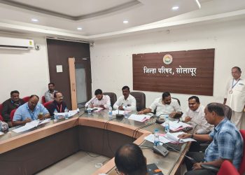 बांधकाम समितीच्या सभेत ‘टारगेट १०० टक्के’; दीपक वैद्य आणि इंद्रजित पवारांची अधिकाऱ्यांना तंबी