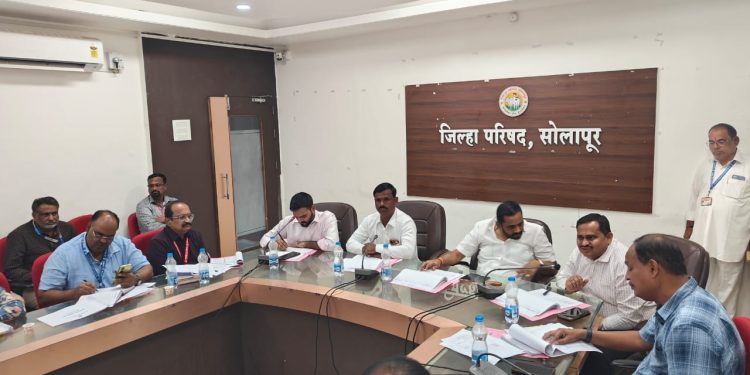 बांधकाम समितीच्या सभेत ‘टारगेट १०० टक्के’; दीपक वैद्य आणि इंद्रजित पवारांची अधिकाऱ्यांना तंबी