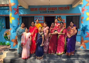 जल महोत्सवानिमित्त महिला दिनी जिल्हयात पाणी गुणवत्ता तपासणा-या महिलांचा सत्कार